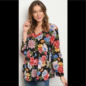 Flowy floral top New Without Tags size Large